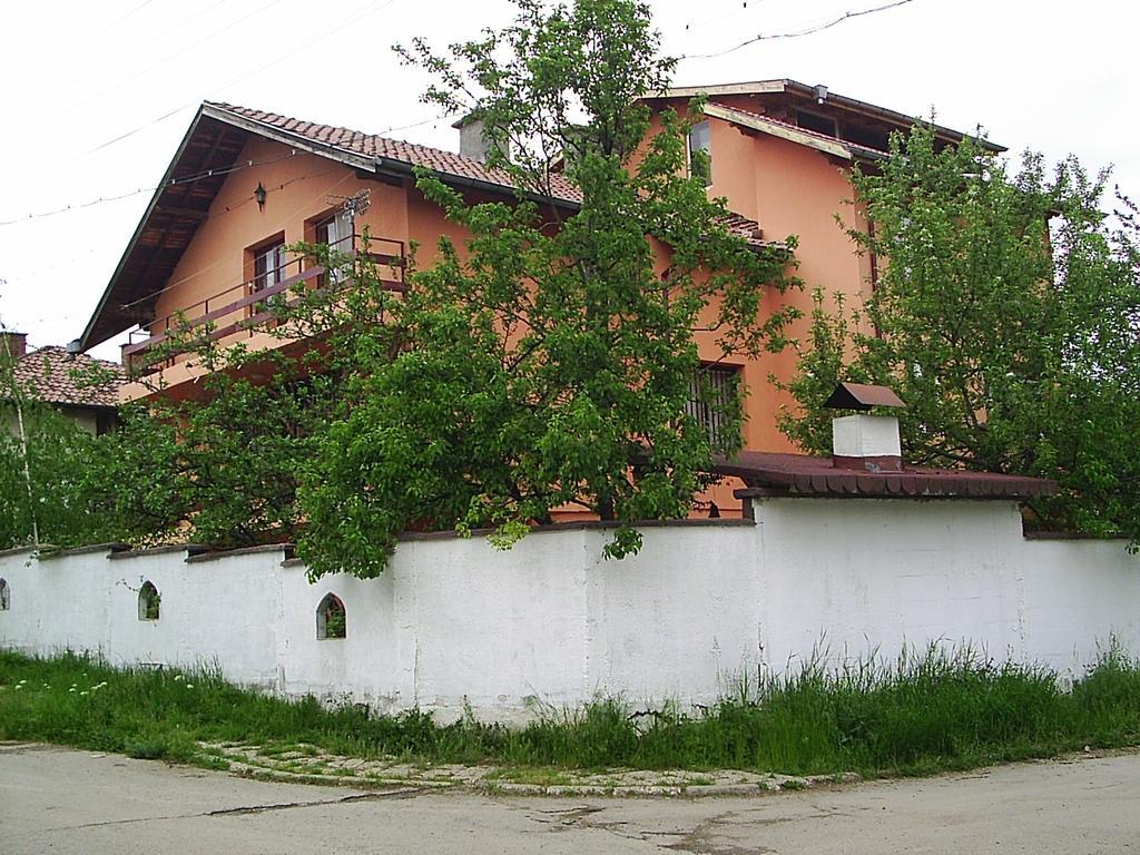 Hadjibulevata Guest House Kovachevtsi Exterior foto